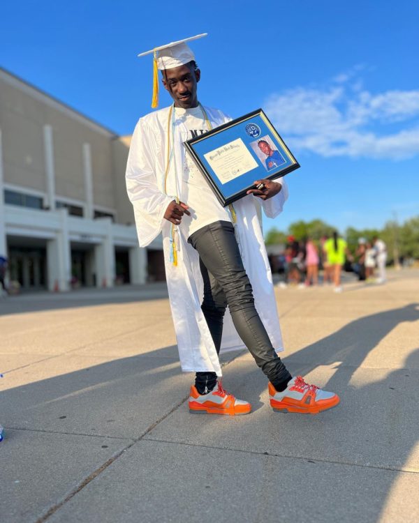 Jibola, Son Of Fuji Legend Pasuma, Graduates as Valedictorian With Over $400K In Scholarship