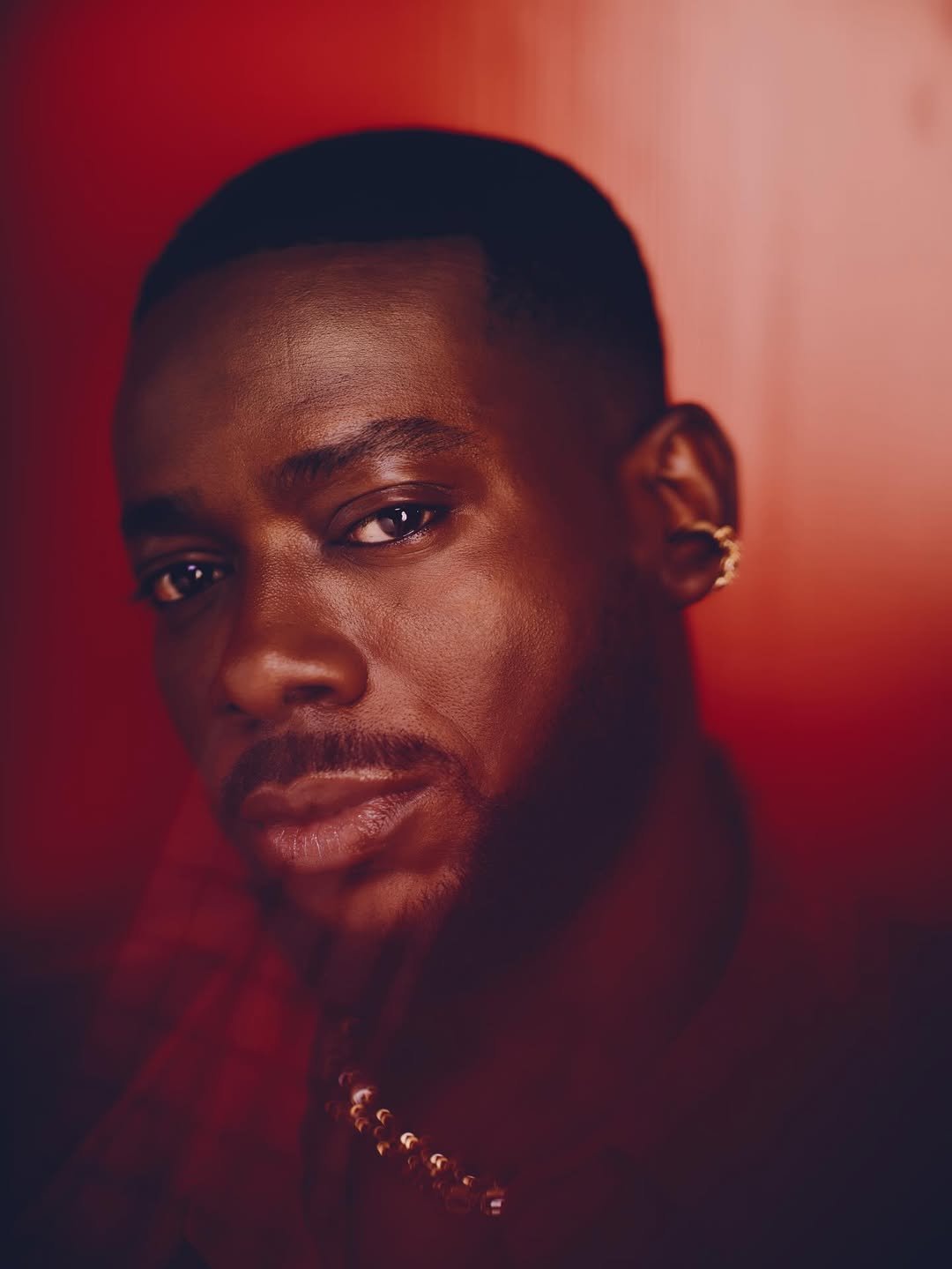 Adekunle Gold Revives Classic Fuji Spirit in New “Many People” Video