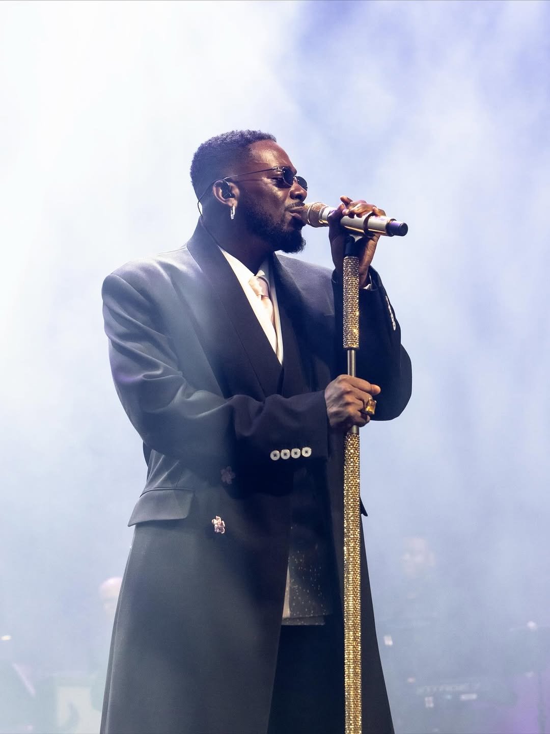 “He’s the greatest showman” — Simi Celebrates Husband Adekunle Gold After His Standout London Performance1