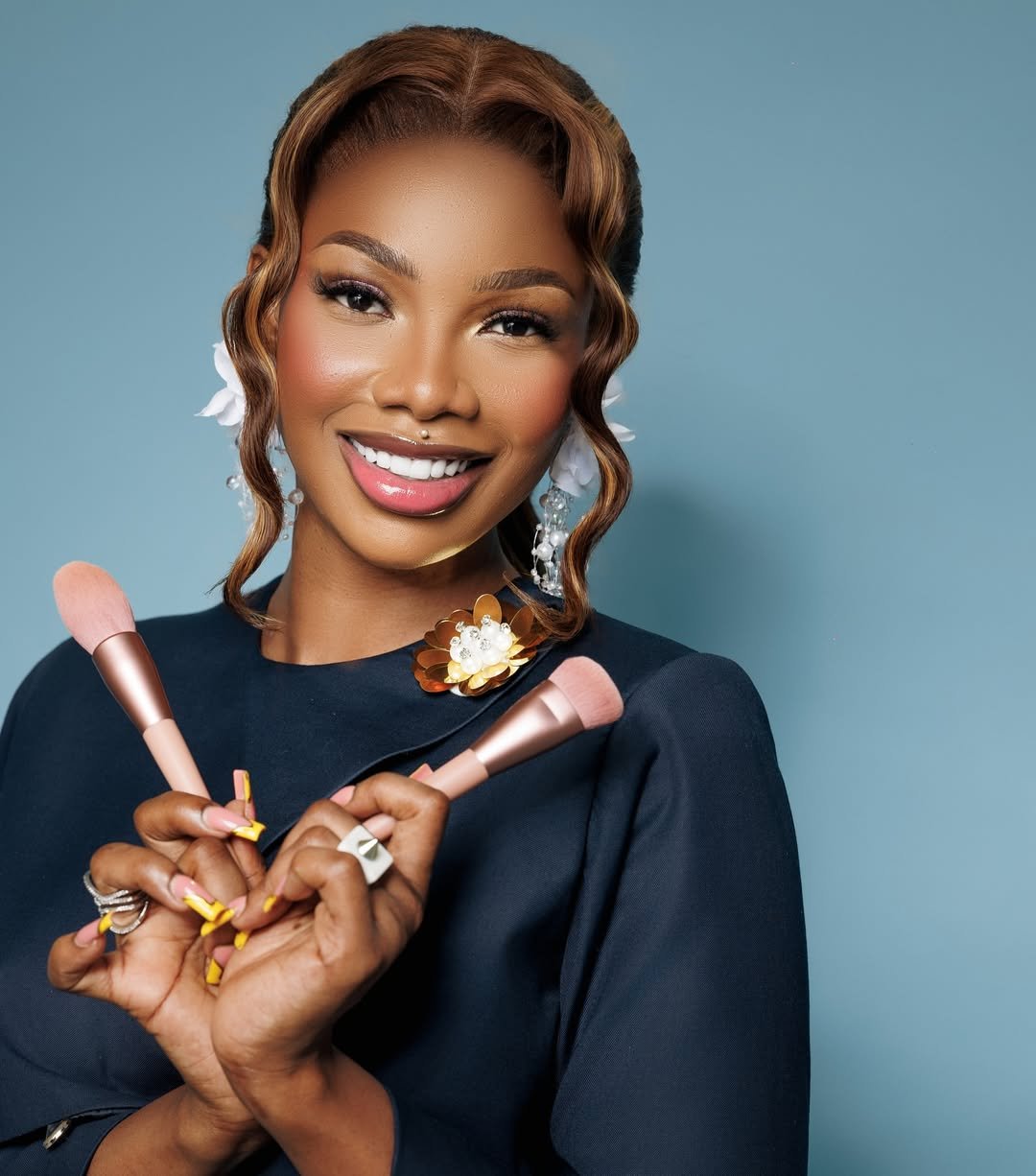Tacha Sets Two New Guinness World Records for Cosmetic Makeovers